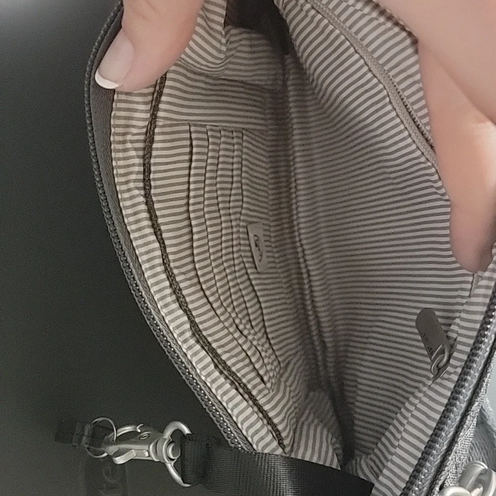 Womens Travelon Rfid Locking Purse NWOT - Picture 2 of 4